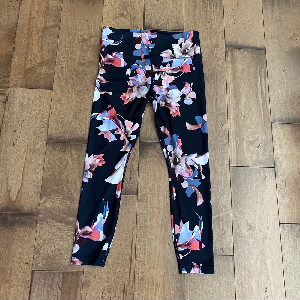 NEW Athleta Elation Paradise 7/8 Tights Pants M - Picture 4 of 9